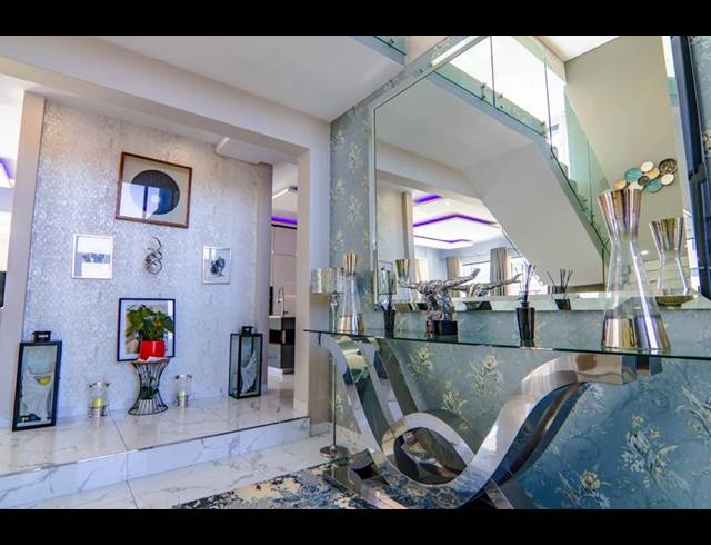 6 BEDROOM HOUSE FOR SALE IN COPPERLEAF ESTATE